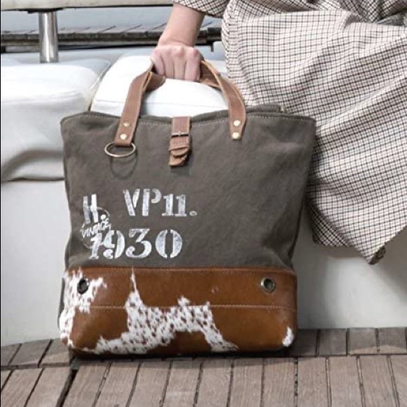 Myra Bag-Vintage 1930 White print canvas/leather cowhide tote bag- NWT LAST 1! - Picture 1 of 4